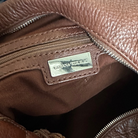 Banana Republic vintage brown leather hobo bag with tassel zipper - Picture 8 of 14